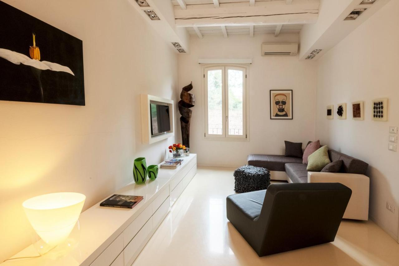 Charming Flat In Centro A Ferrara Con Posto Auto Villa Eksteriør bilde