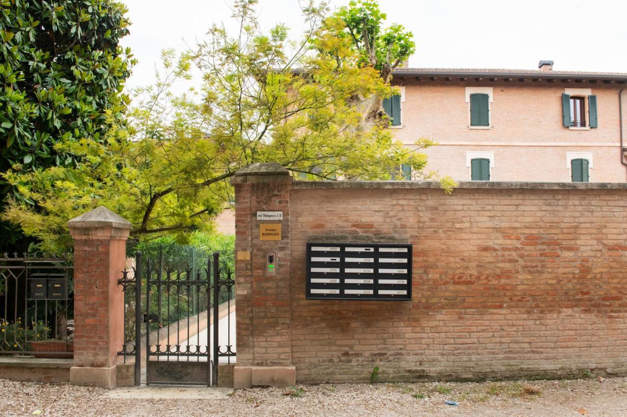 Charming Flat In Centro A Ferrara Con Posto Auto Villa Eksteriør bilde