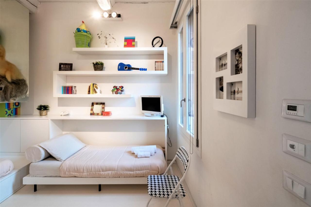 Charming Flat In Centro A Ferrara Con Posto Auto Villa Eksteriør bilde